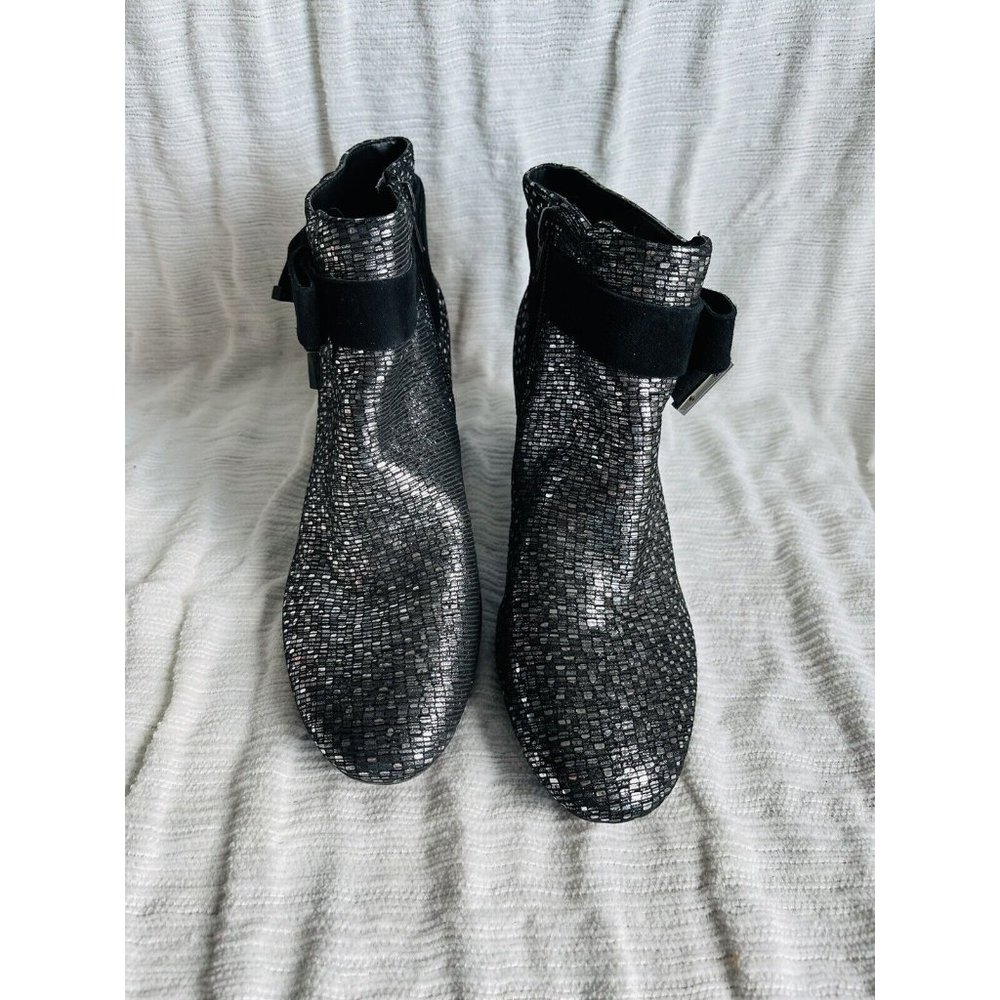 NWOB Alex Marie Mayleen Metallic Leather Ankle Bow Block Heel Booties - 6M - Picture 5 of 9